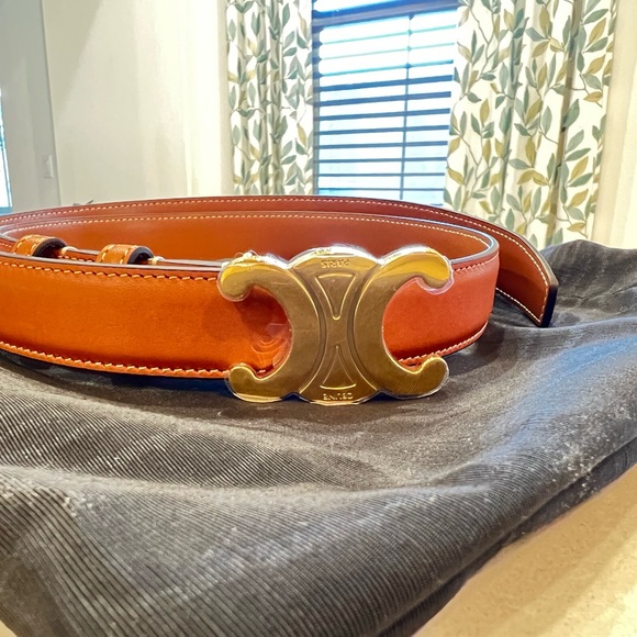 Celine-MEDIUM TRIOMPHE BELT IN TAURILLON LEATHER - Picture 2 of 4